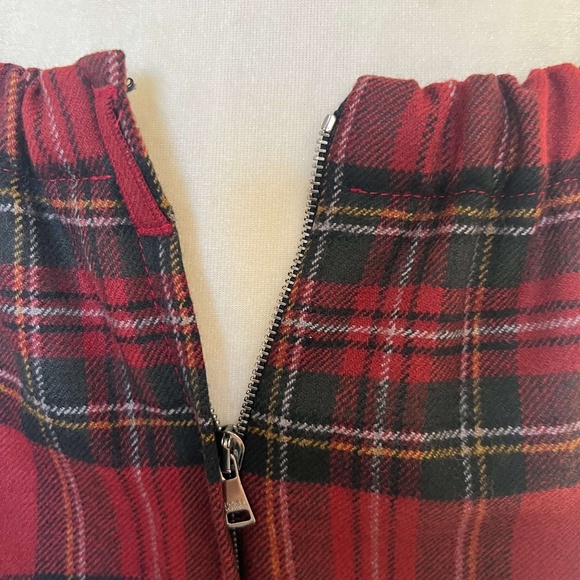 DOLCE & GABBANA wool plaid skirt - elastic waist & fringed hem - Picture 5 of 9